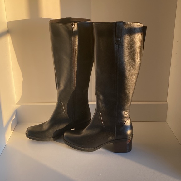 Clarks tall black “Hollis Moon” block heel boots - Picture 3 of 6